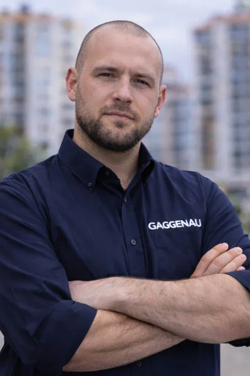 Павел Плахов